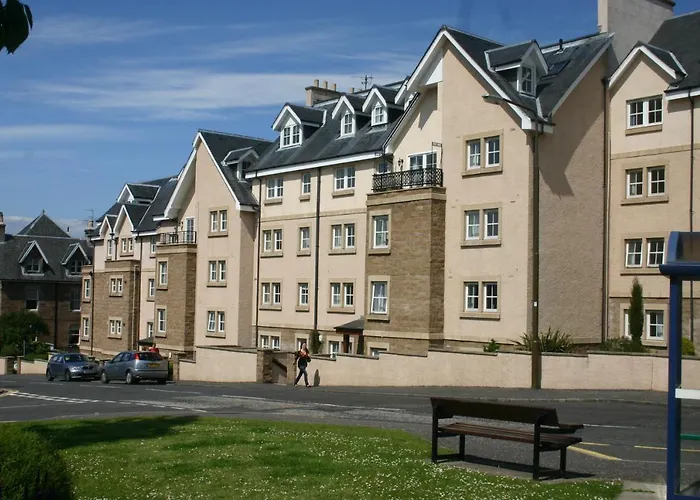 No 10 Royal Apartments